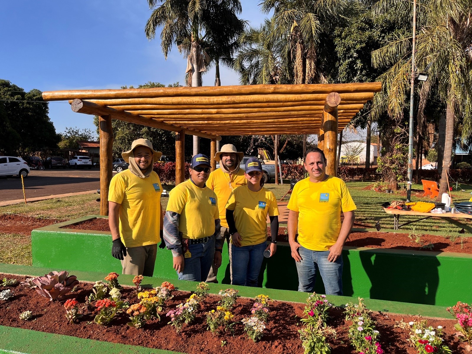 Barenbrug Brazil helping at APAE - Guaíra
